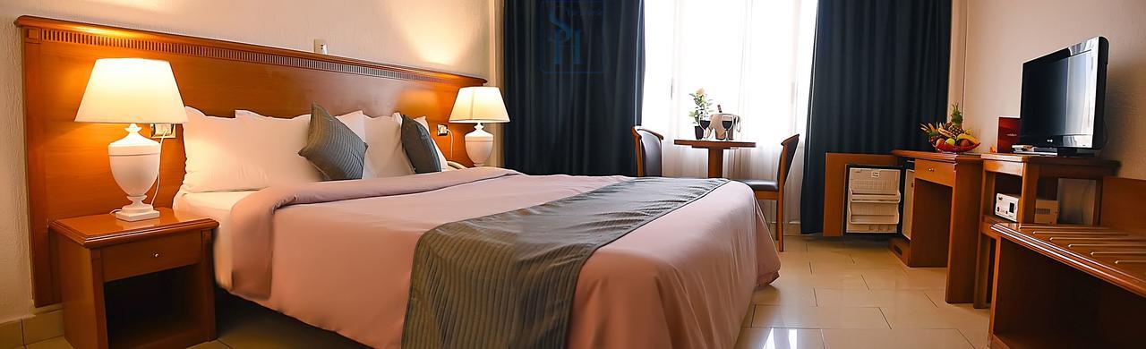 Hotel Splendid Уагадугу Екстериор снимка