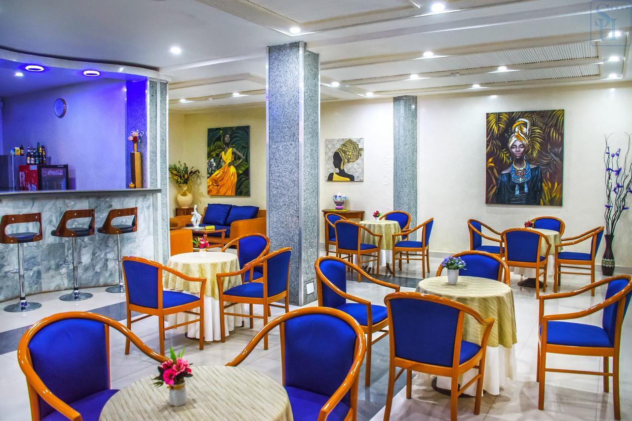 Hotel Splendid Уагадугу Екстериор снимка