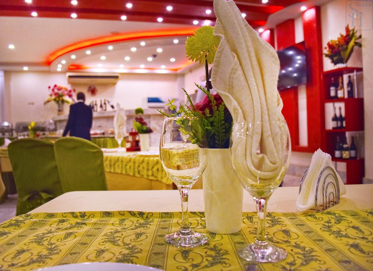Hotel Splendid Уагадугу Екстериор снимка
